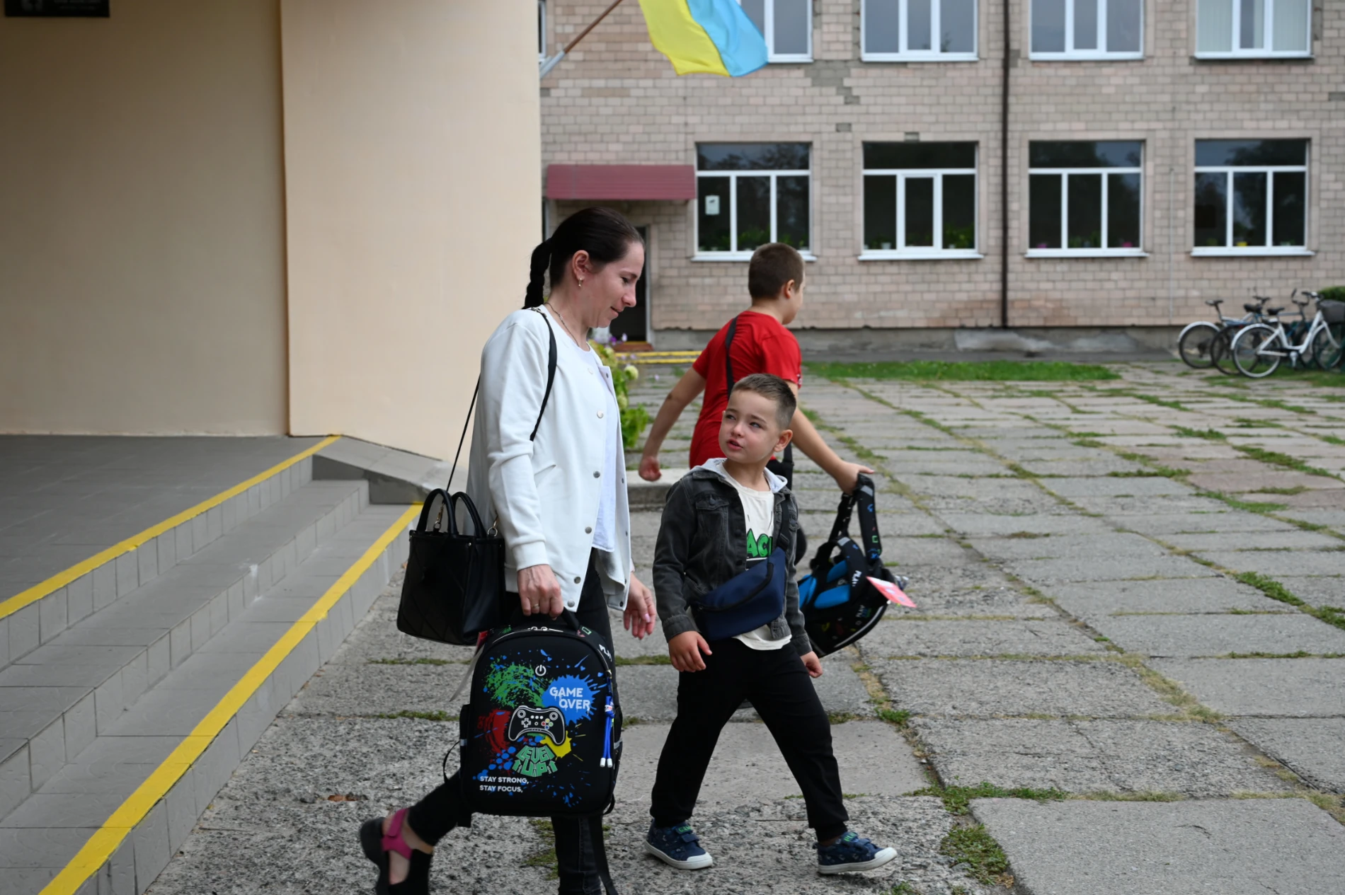 У перший клас з двома ранцями: подарунок для золотоніської малечі