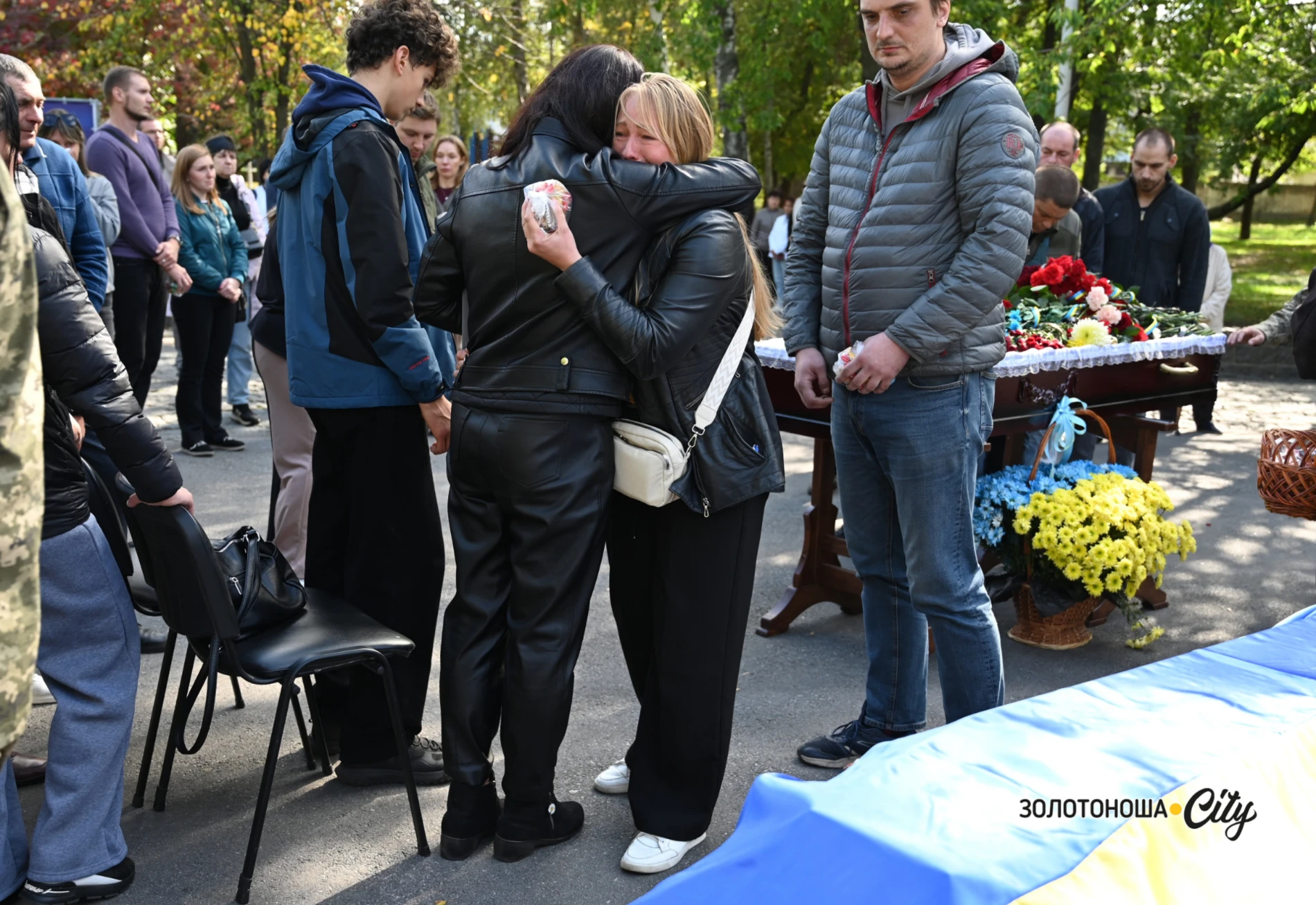 «Я не вдова! Я – дружина загиблого Героя». На щиті Дмитро Мелешко