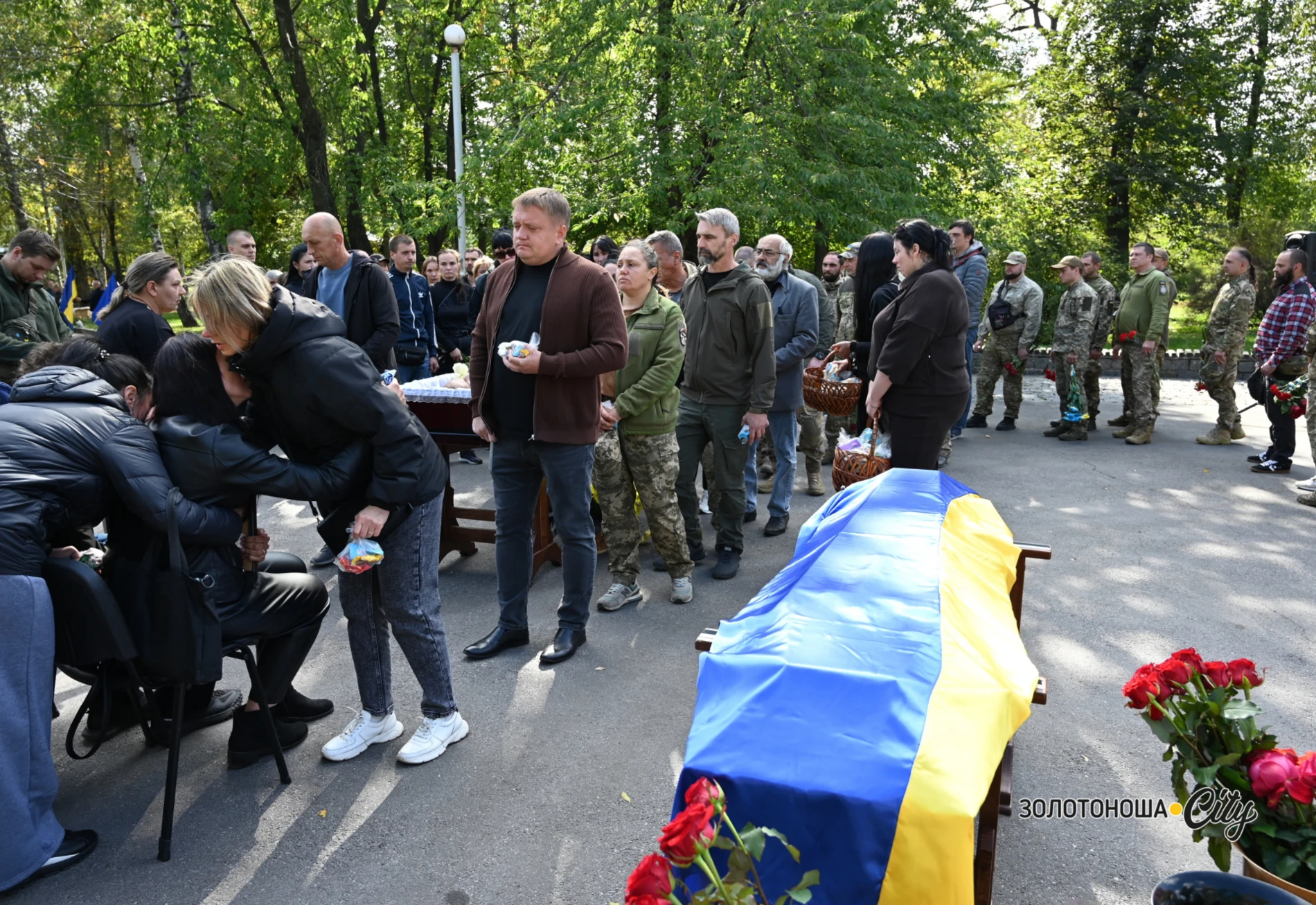 «Я не вдова! Я – дружина загиблого Героя». На щиті Дмитро Мелешко