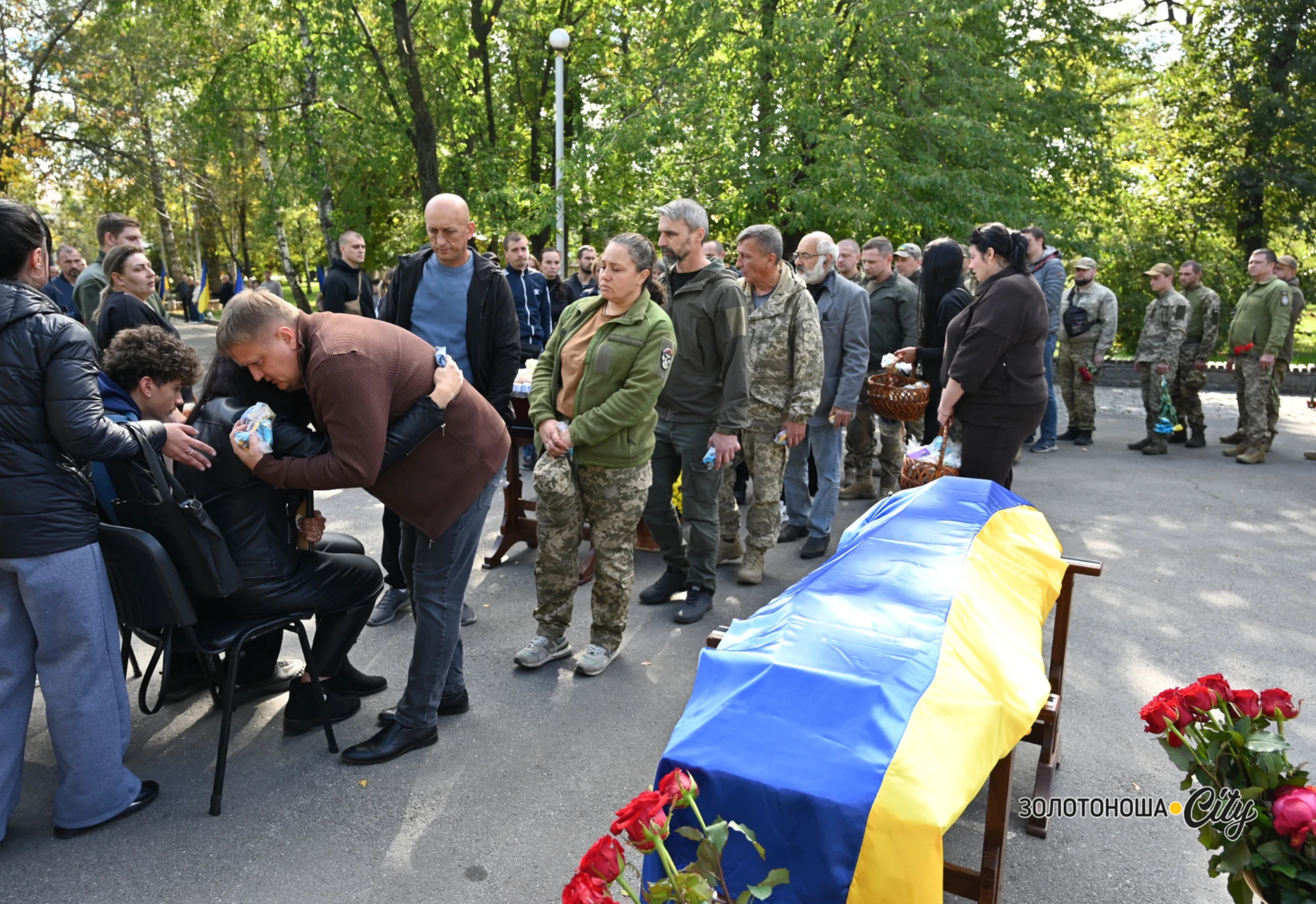 «Я не вдова! Я – дружина загиблого Героя». На щиті Дмитро Мелешко
