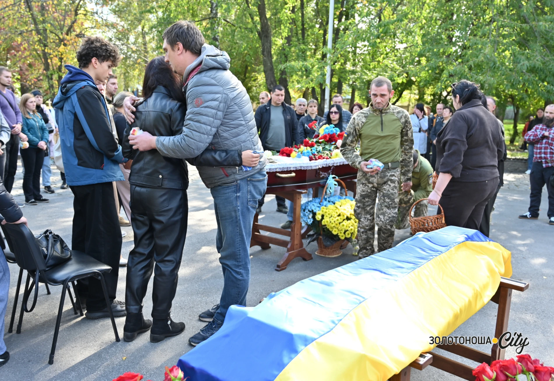 «Я не вдова! Я – дружина загиблого Героя». На щиті Дмитро Мелешко
