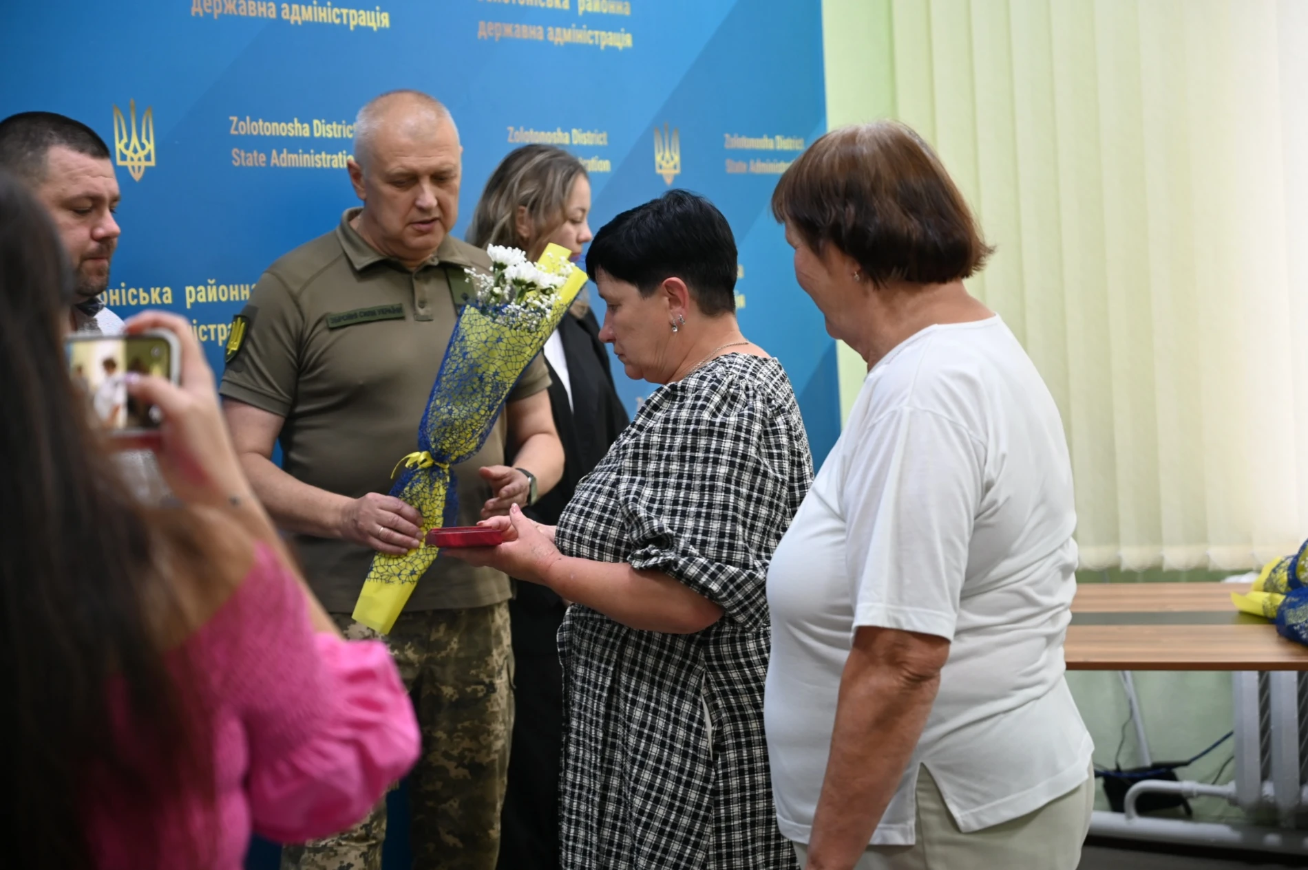 Посмертні нагороди Героям: у Золотоноші вшанували захисників України