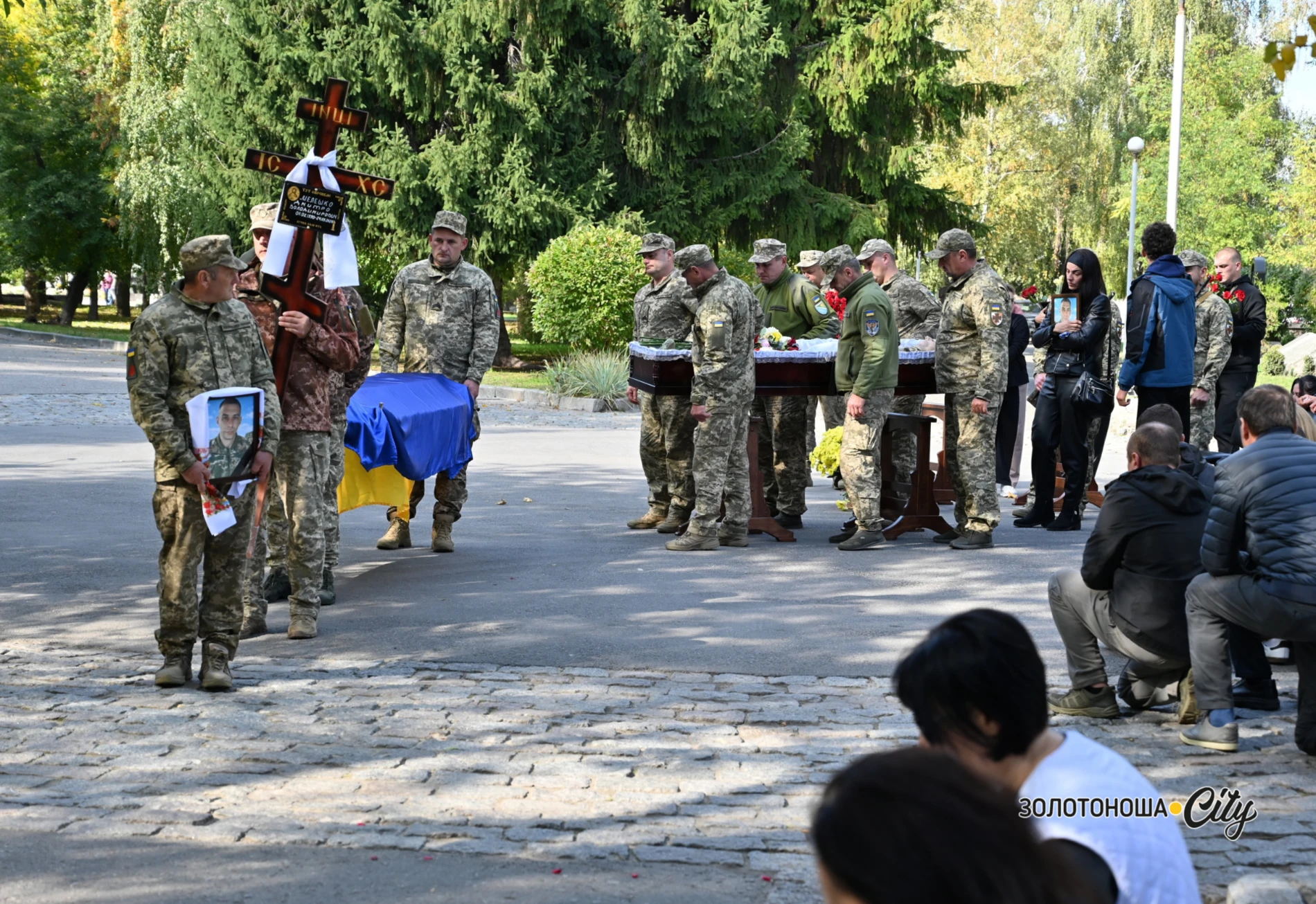 «Я не вдова! Я – дружина загиблого Героя». На щиті Дмитро Мелешко