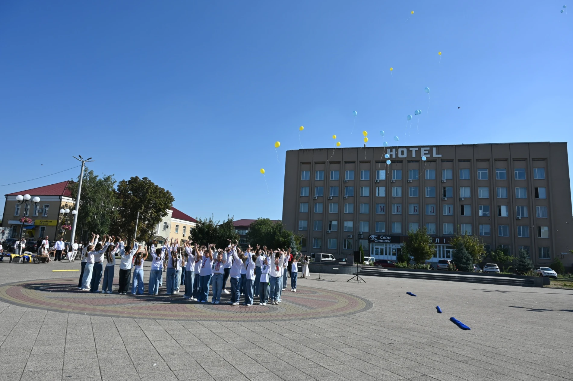 «Українське серце» у Золотоноші: як у громаді відзначили 35-ту річницю Незалежності України