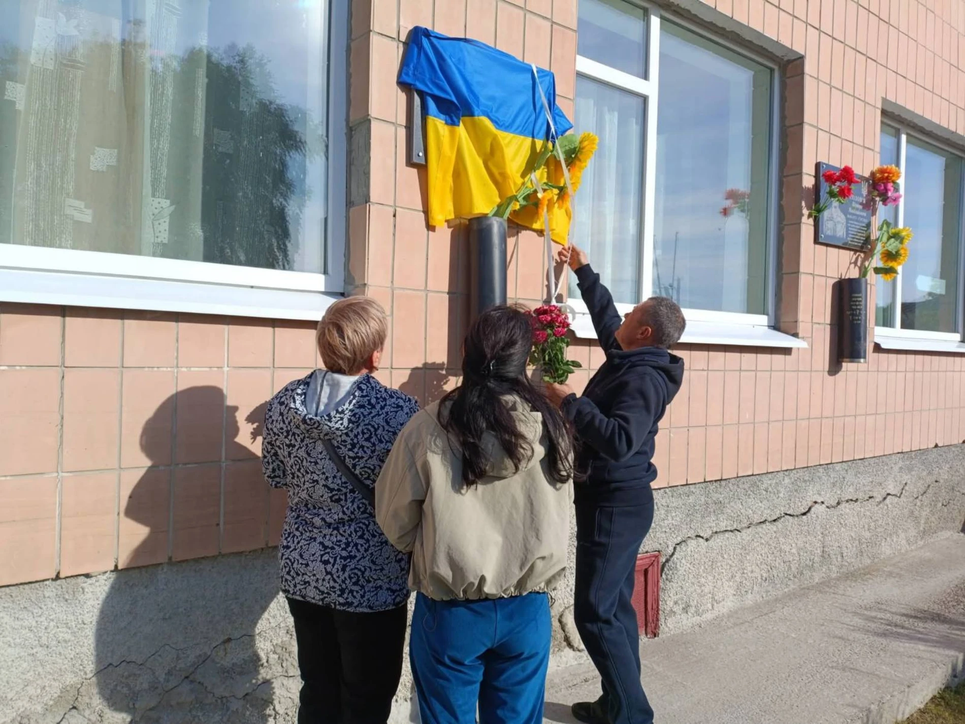 Вшанувати Героя зійшлися сільчани