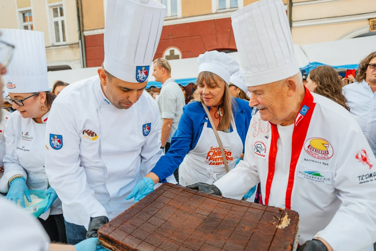 Як у Яворі кропивнянський хліб куштували?