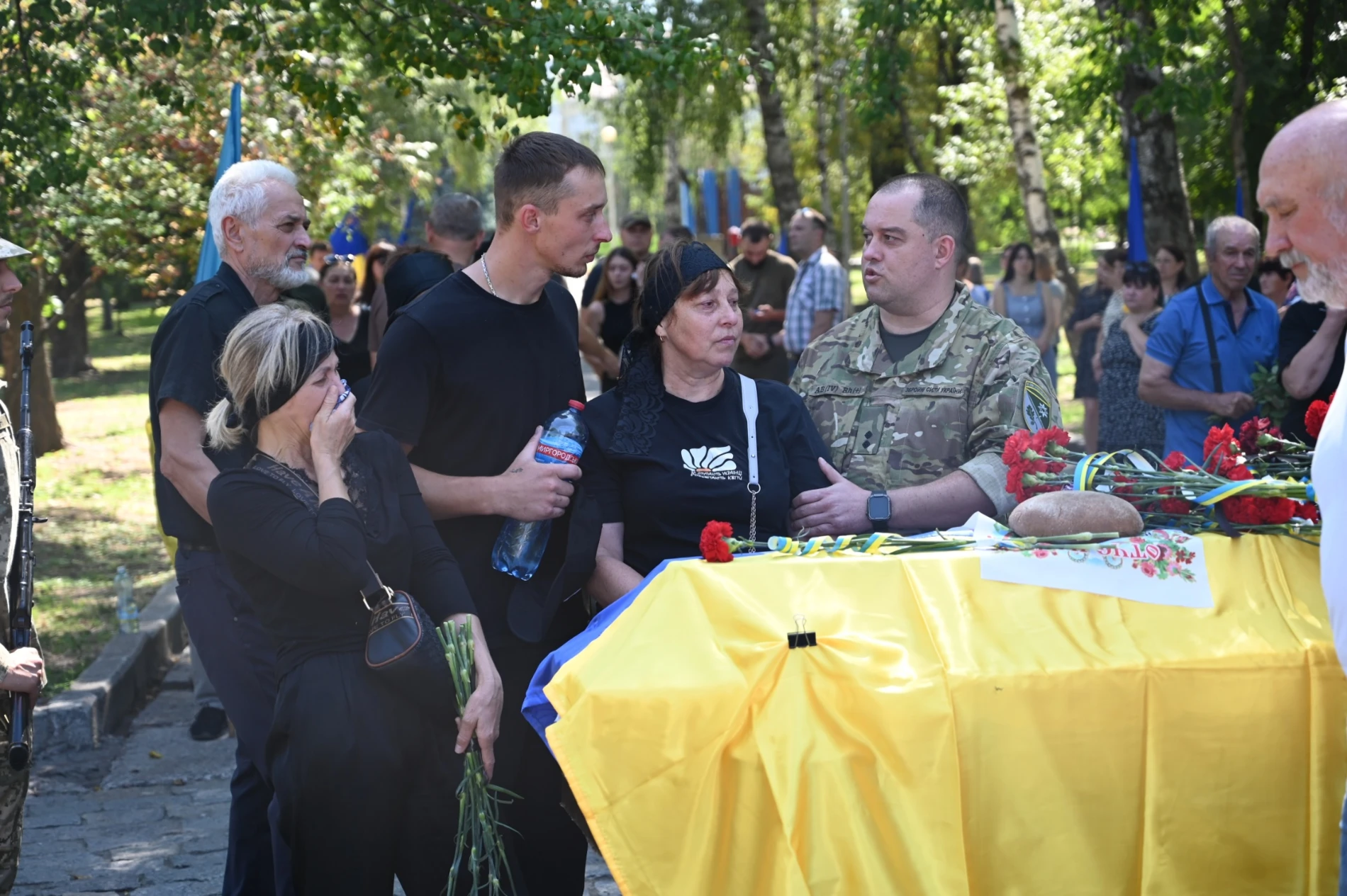 Золотоніська земля стала місцем вічного спочинку луганського воїна: на щиті Євген Шепітько