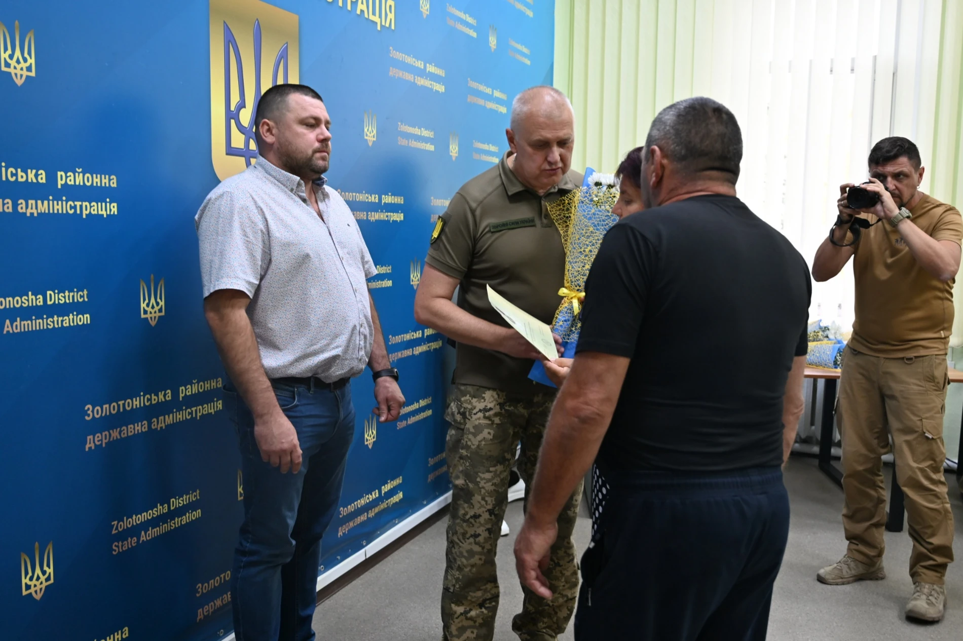 Посмертні нагороди Героям: у Золотоноші вшанували захисників України