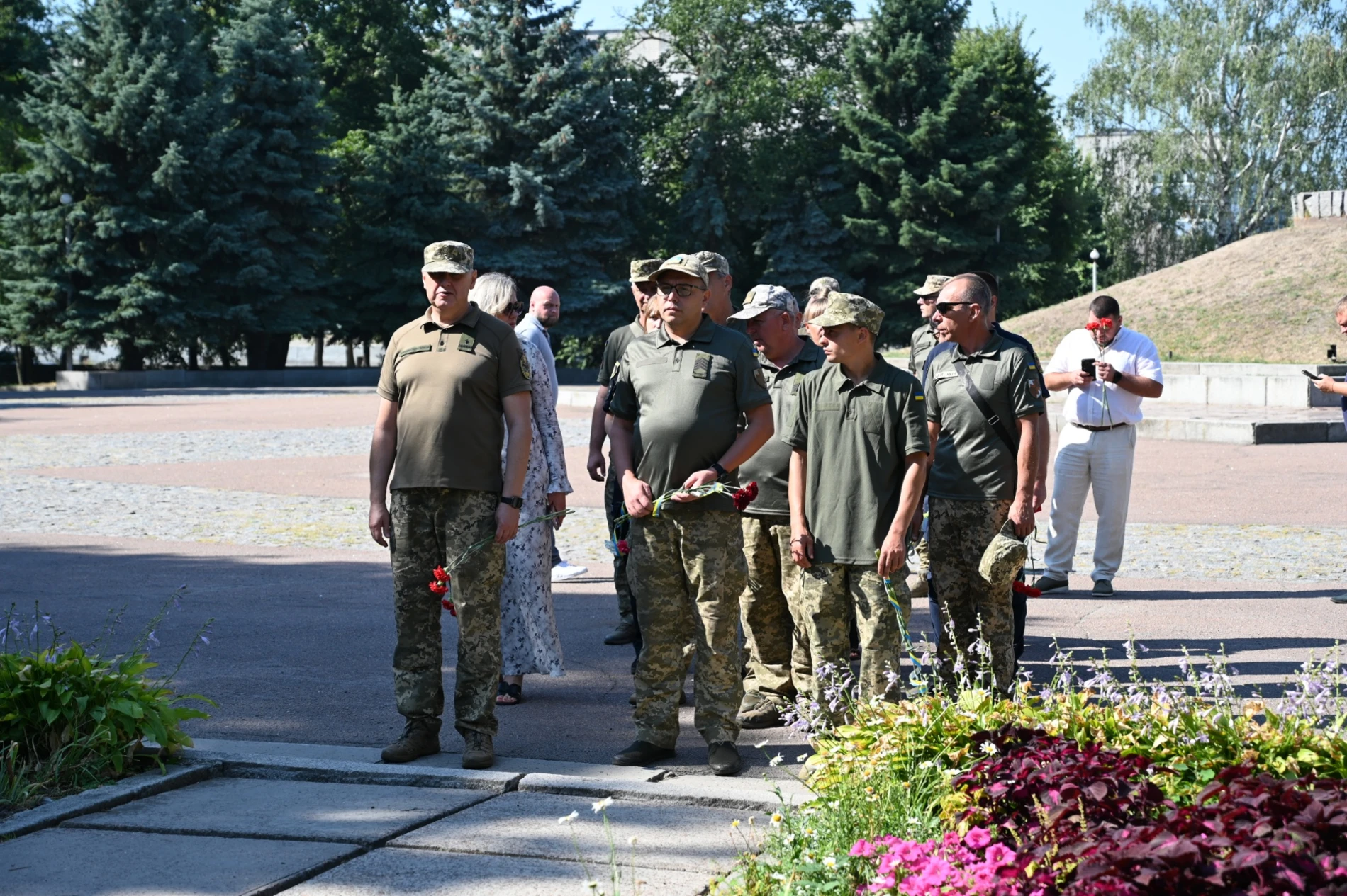 «Українське серце» у Золотоноші: як у громаді відзначили 35-ту річницю Незалежності України