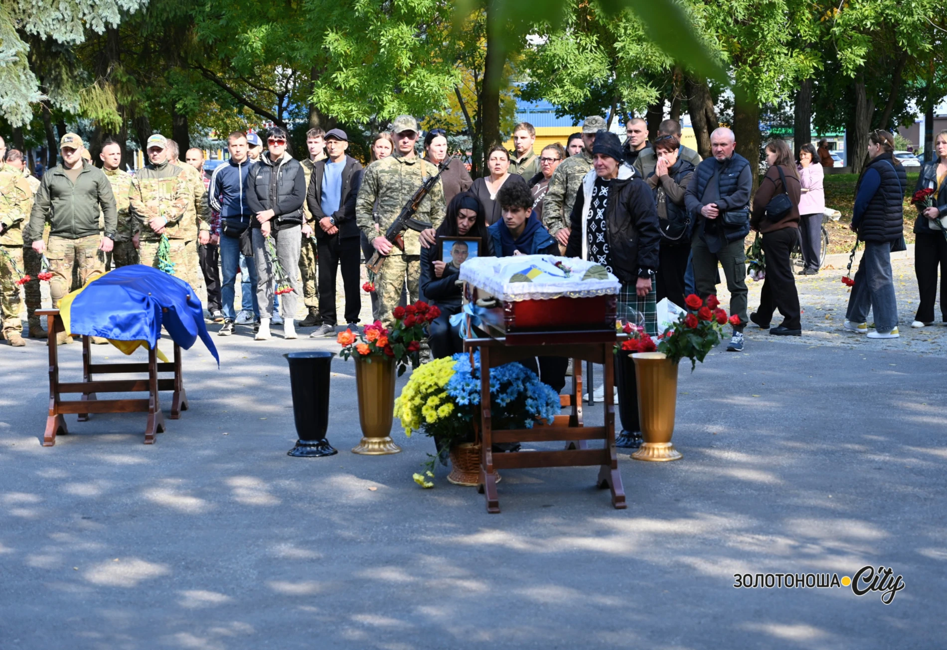 «Я не вдова! Я – дружина загиблого Героя». На щиті Дмитро Мелешко