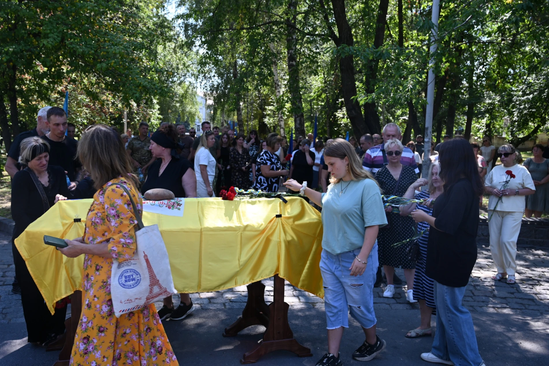 Золотоніська земля стала місцем вічного спочинку луганського воїна: на щиті Євген Шепітько