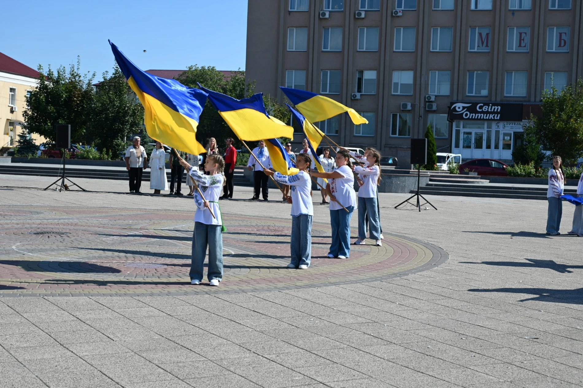«Українське серце» у Золотоноші: як у громаді відзначили 35-ту річницю Незалежності України