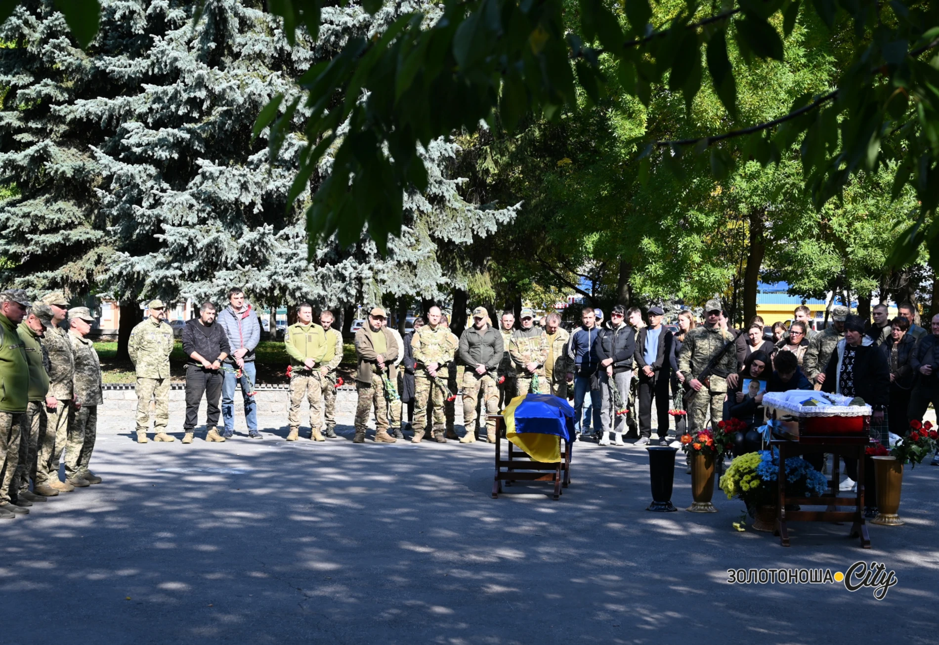 «Я не вдова! Я – дружина загиблого Героя». На щиті Дмитро Мелешко