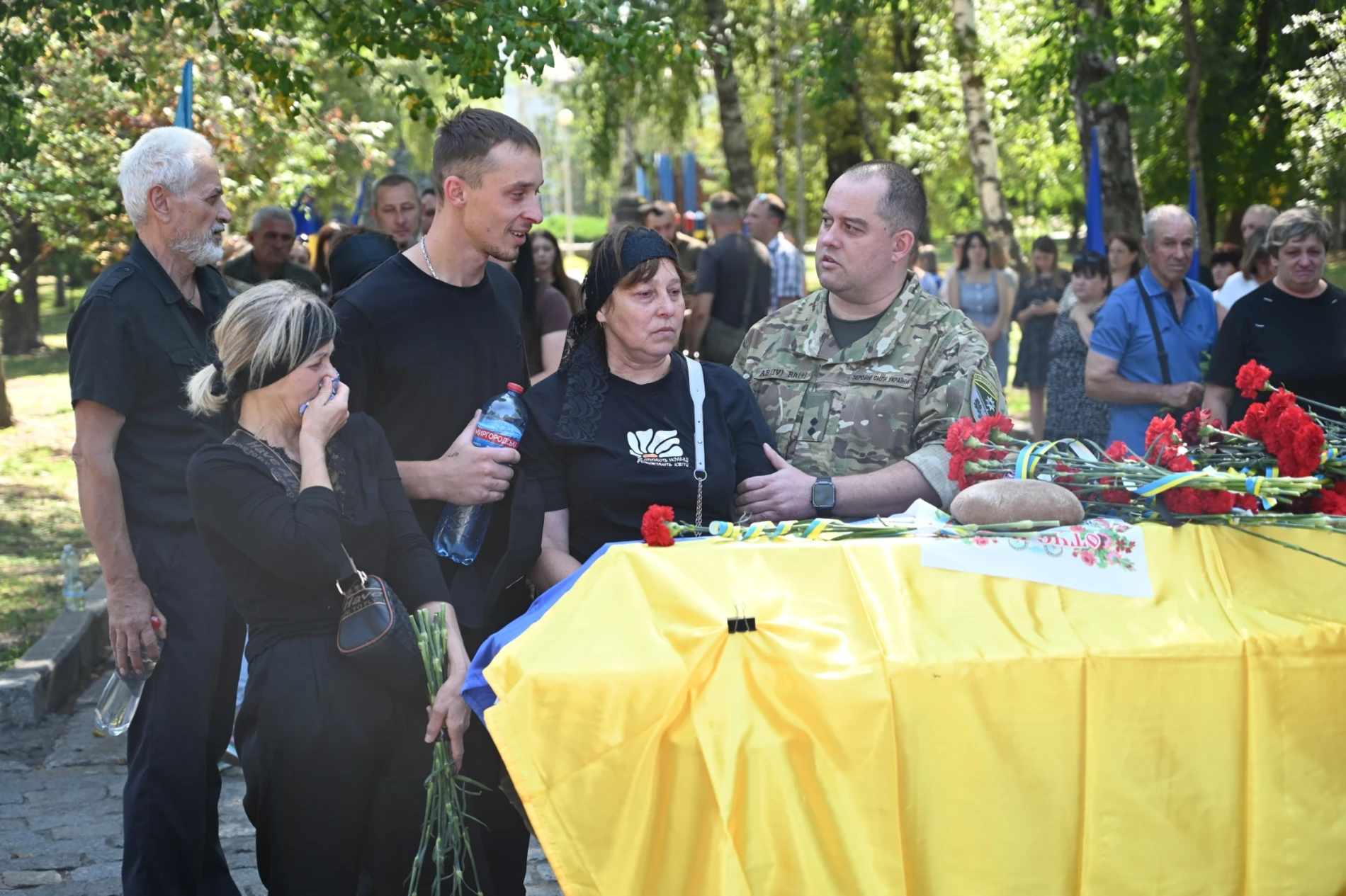 Золотоніська земля стала місцем вічного спочинку луганського воїна: на щиті Євген Шепітько