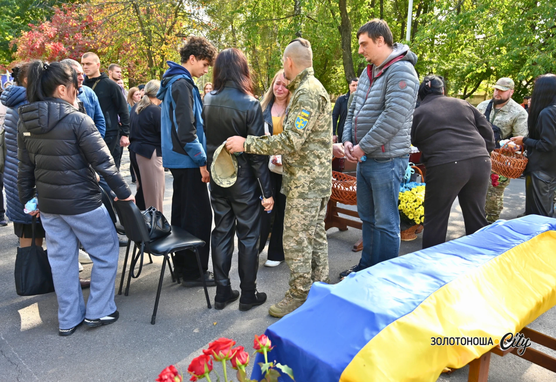«Я не вдова! Я – дружина загиблого Героя». На щиті Дмитро Мелешко