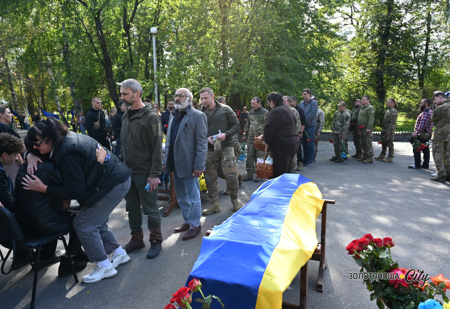 «Я не вдова! Я – дружина загиблого Героя». На щиті Дмитро Мелешко