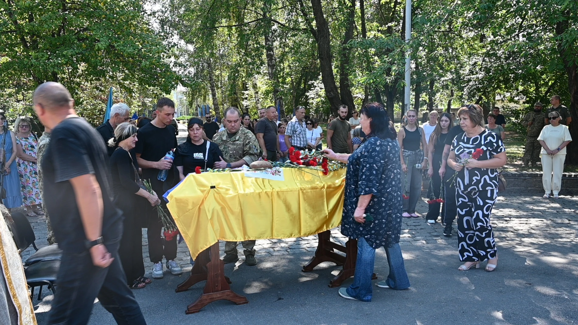 Золотоніська земля стала місцем вічного спочинку луганського воїна: на щиті Євген Шепітько