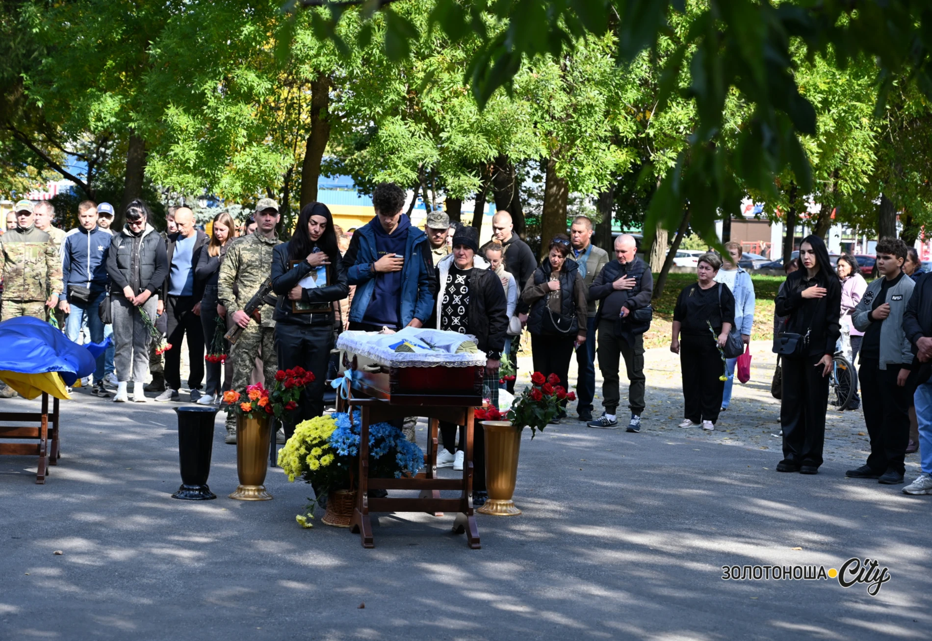 «Я не вдова! Я – дружина загиблого Героя». На щиті Дмитро Мелешко
