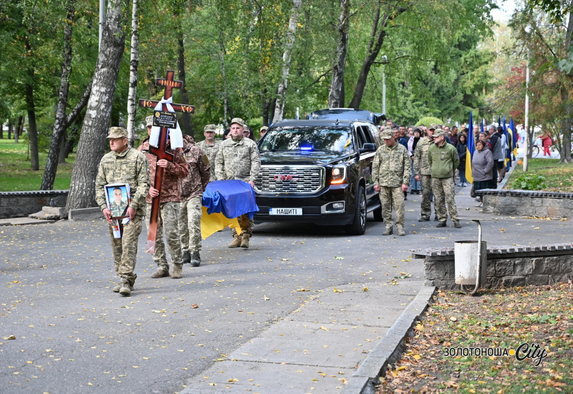 «Я не вдова! Я – дружина загиблого Героя». На щиті Дмитро Мелешко