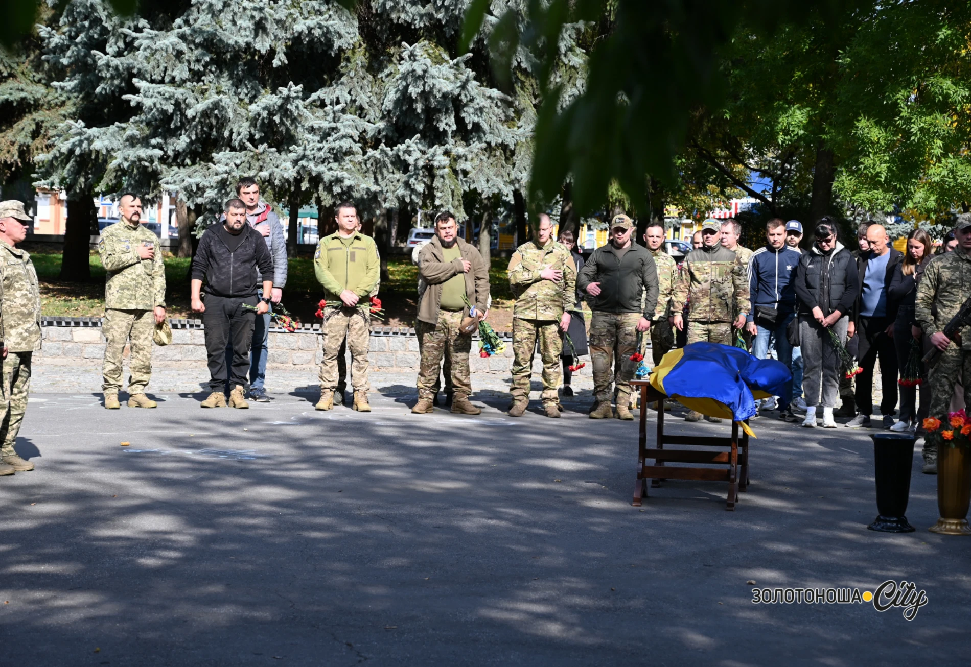 «Я не вдова! Я – дружина загиблого Героя». На щиті Дмитро Мелешко