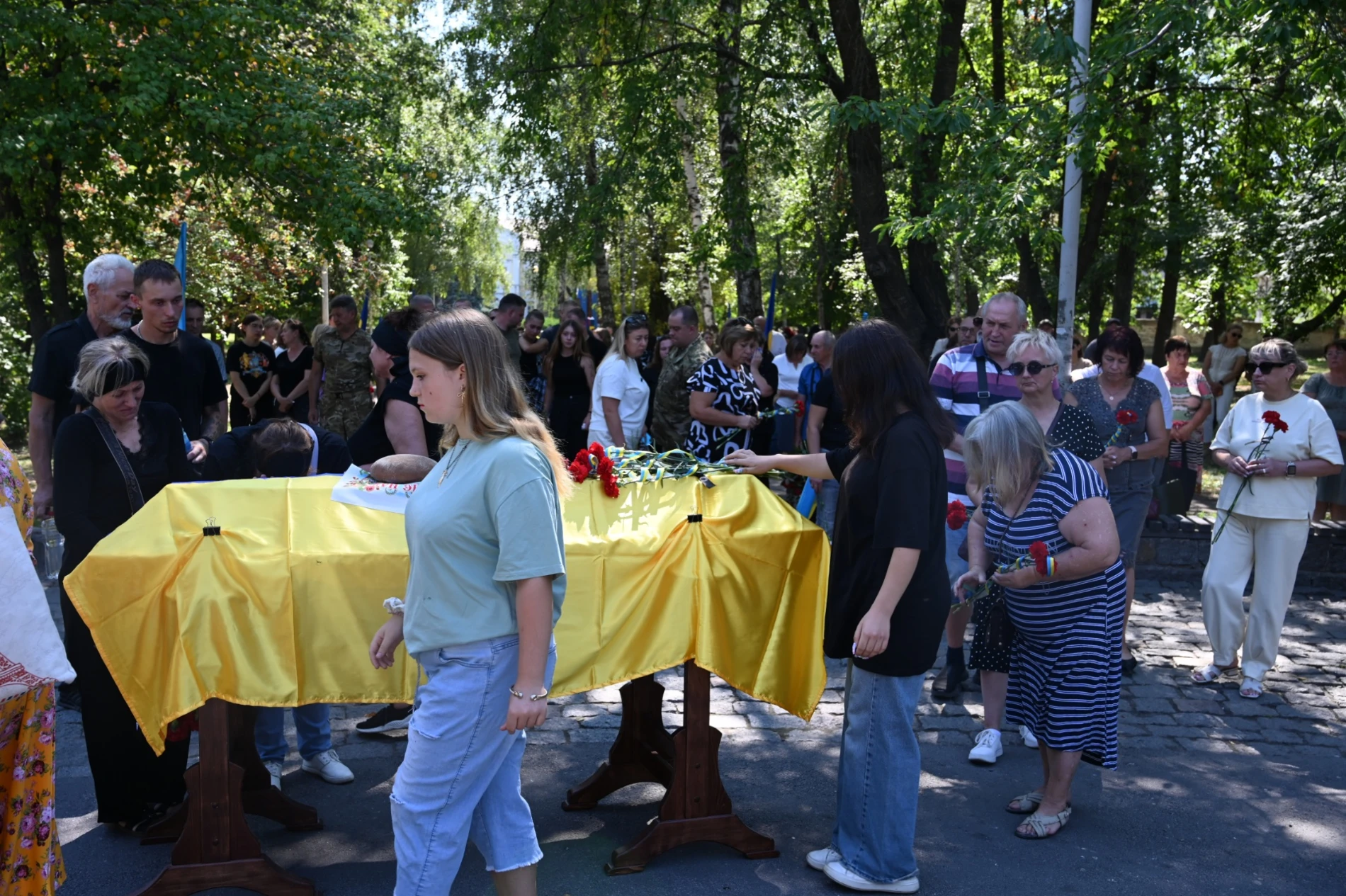 Золотоніська земля стала місцем вічного спочинку луганського воїна: на щиті Євген Шепітько