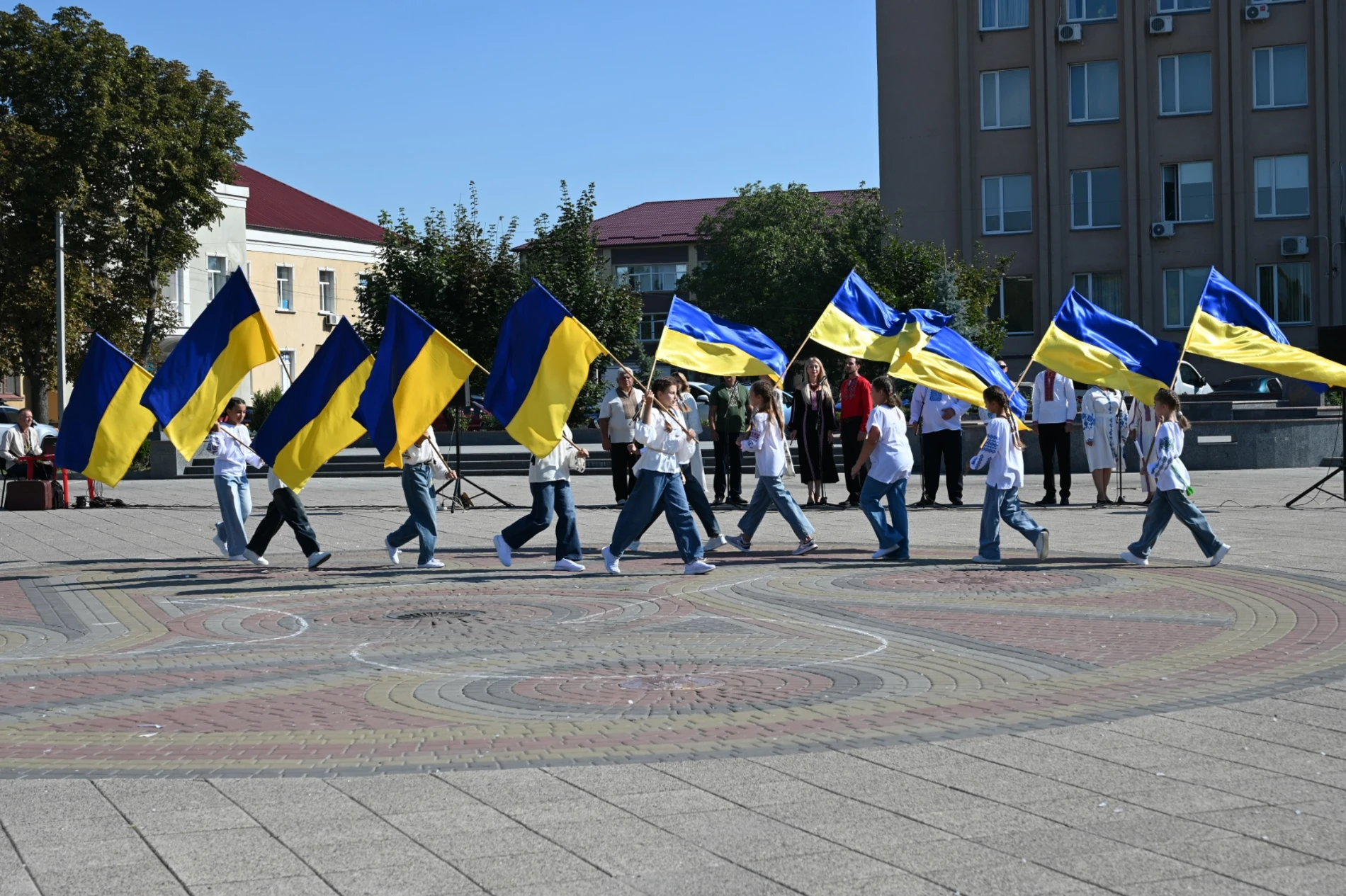 «Українське серце» у Золотоноші: як у громаді відзначили 35-ту річницю Незалежності України