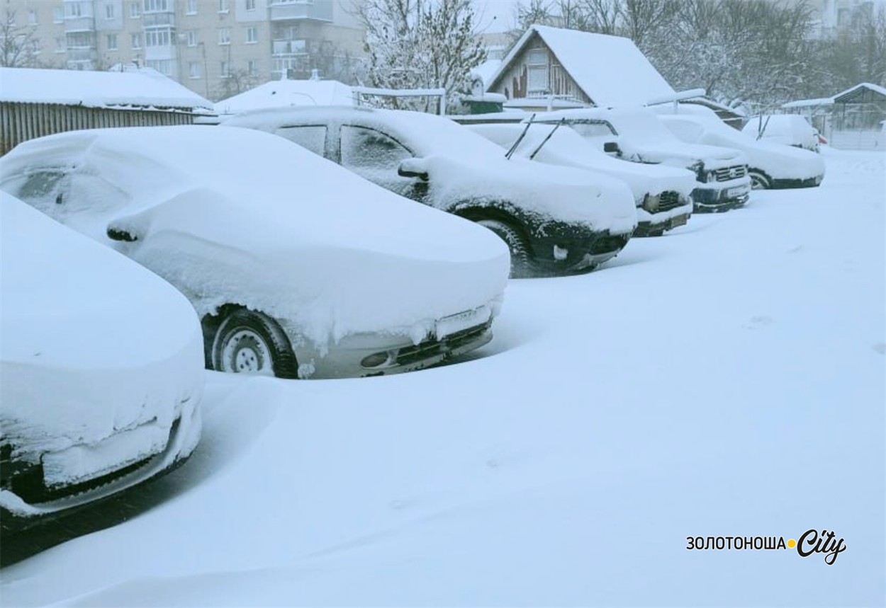 автомобілі в снігові