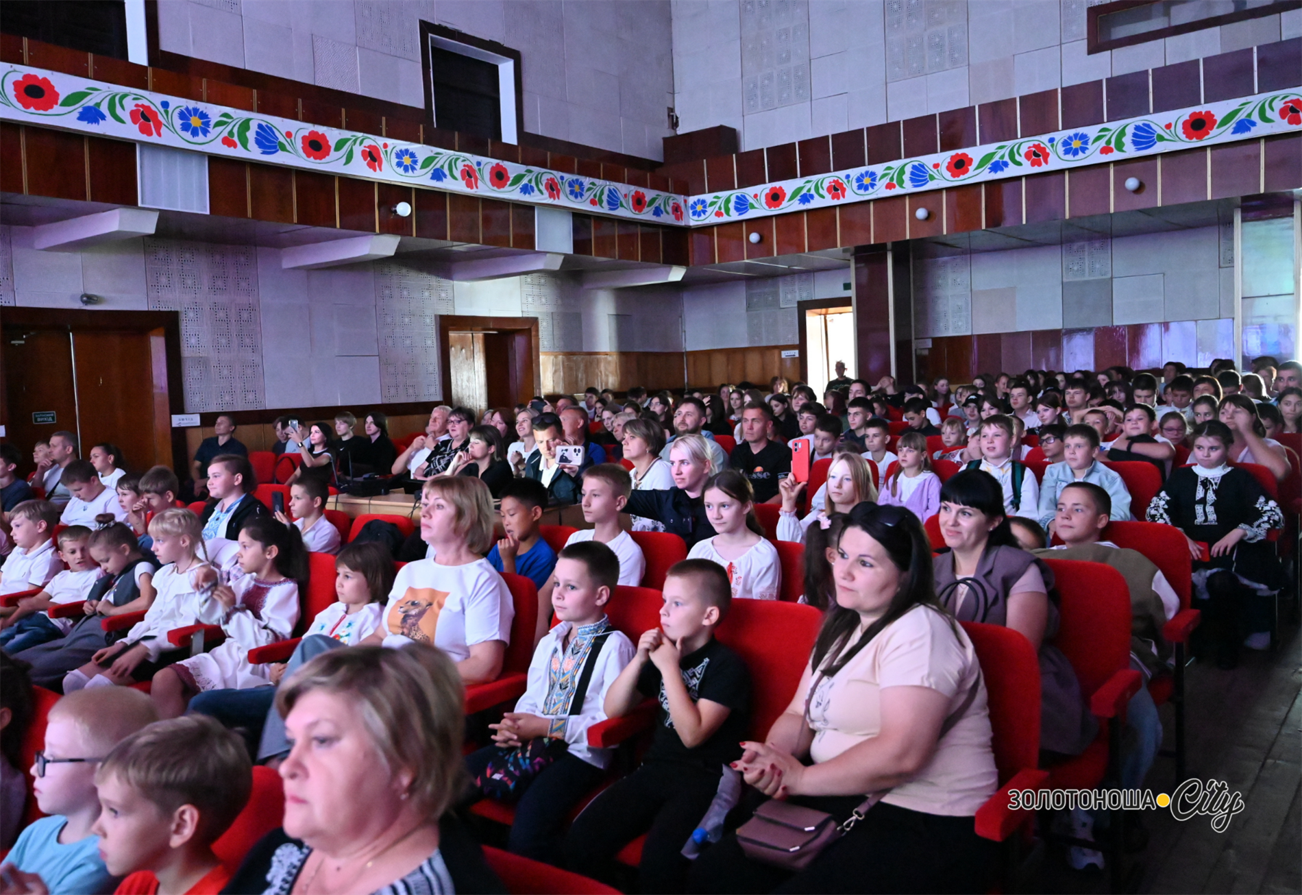 Школярі – для військових