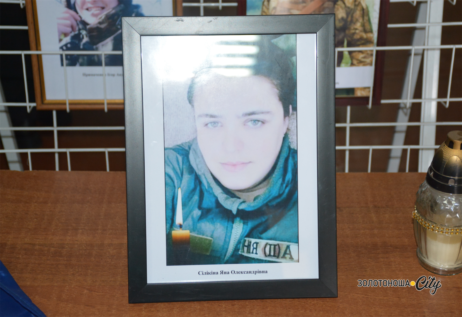 У СШ№1 відкрили меморіальну дошку Героїні Яні Сілікіній