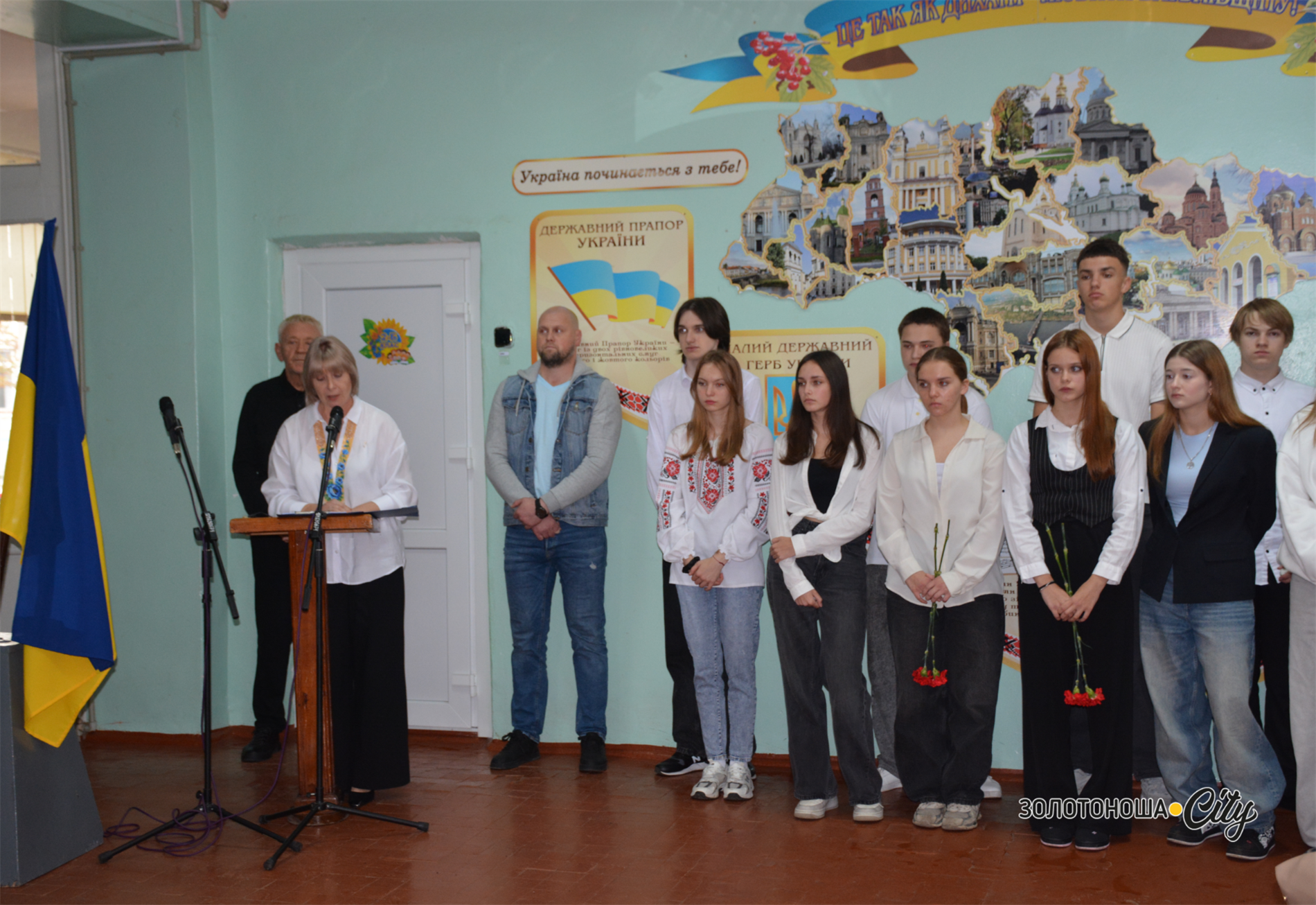 У СШ№1 відкрили меморіальну дошку Героїні Яні Сілікіній