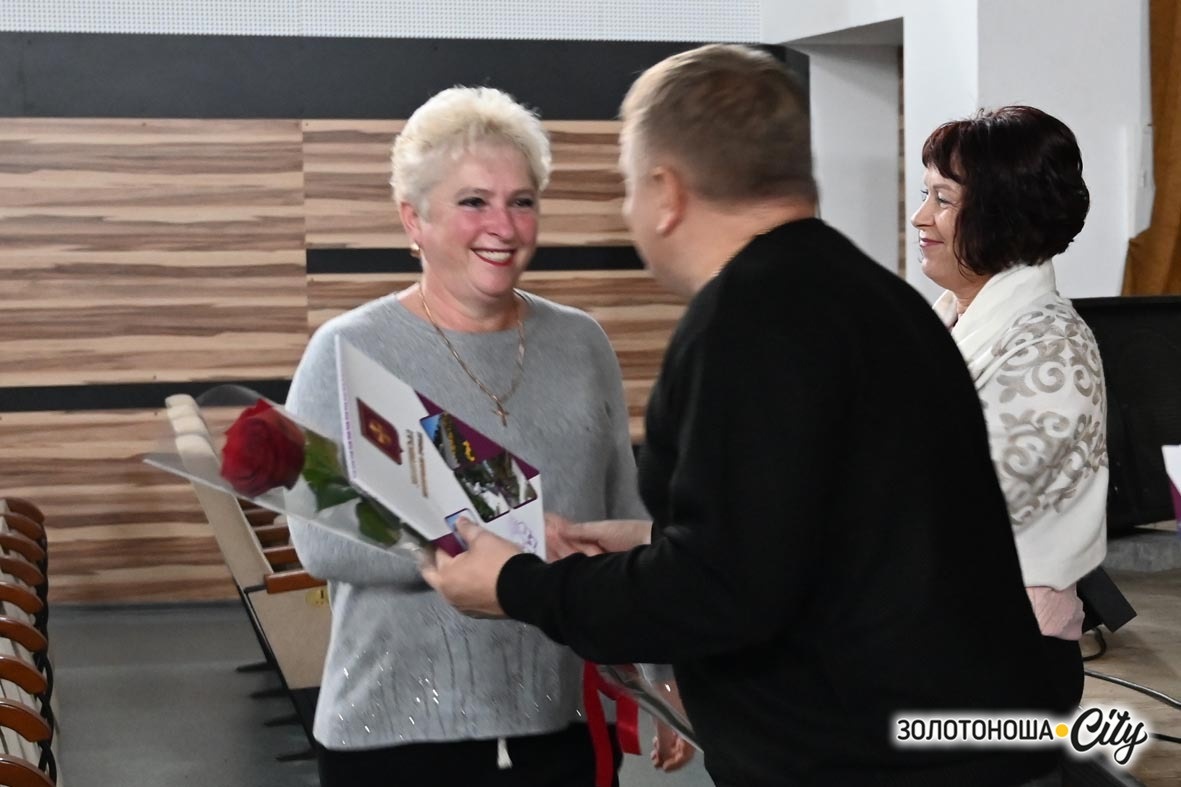 Золотоніські артисти змінили амплуа: свято у глядацькому залі