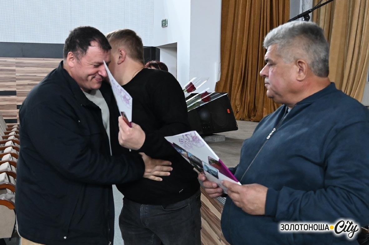 Золотоніські артисти змінили амплуа: свято у глядацькому залі