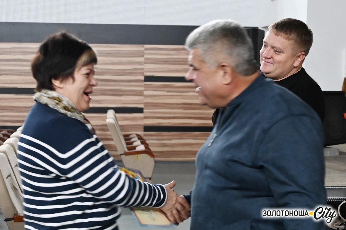 Золотоніські артисти змінили амплуа: свято у глядацькому залі