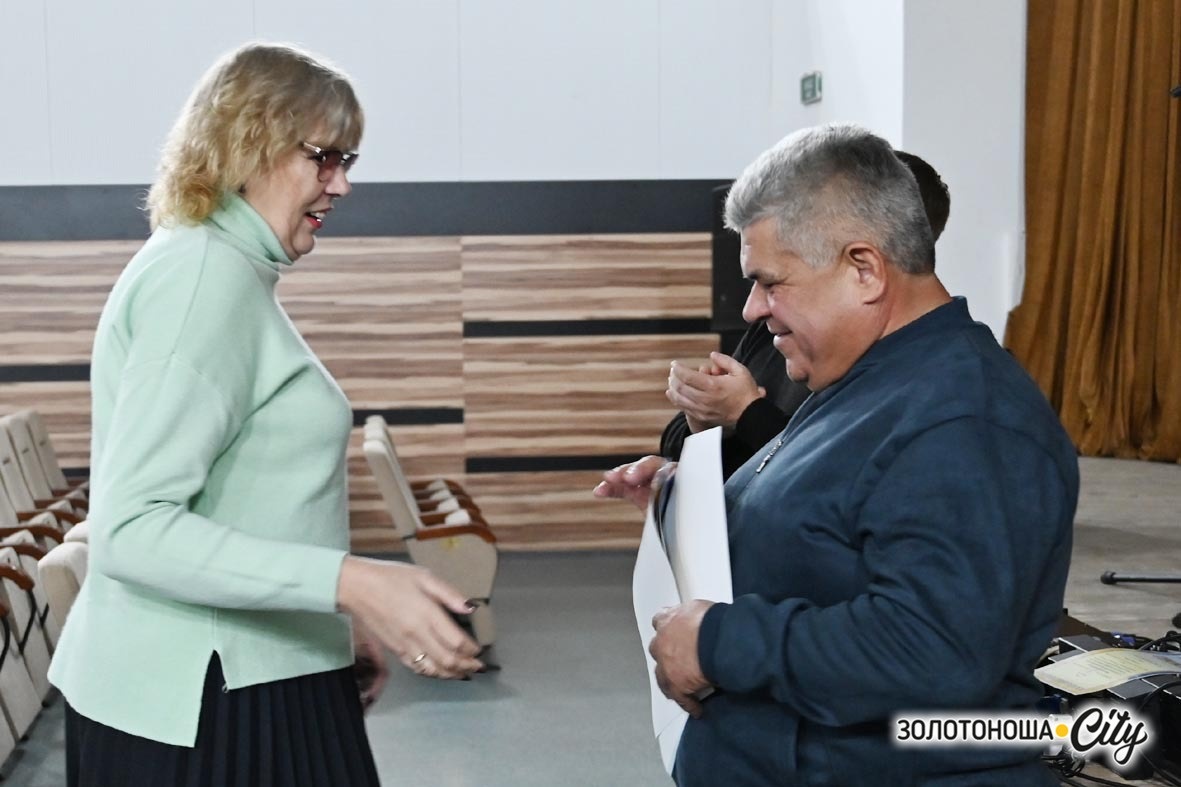 Золотоніські артисти змінили амплуа: свято у глядацькому залі