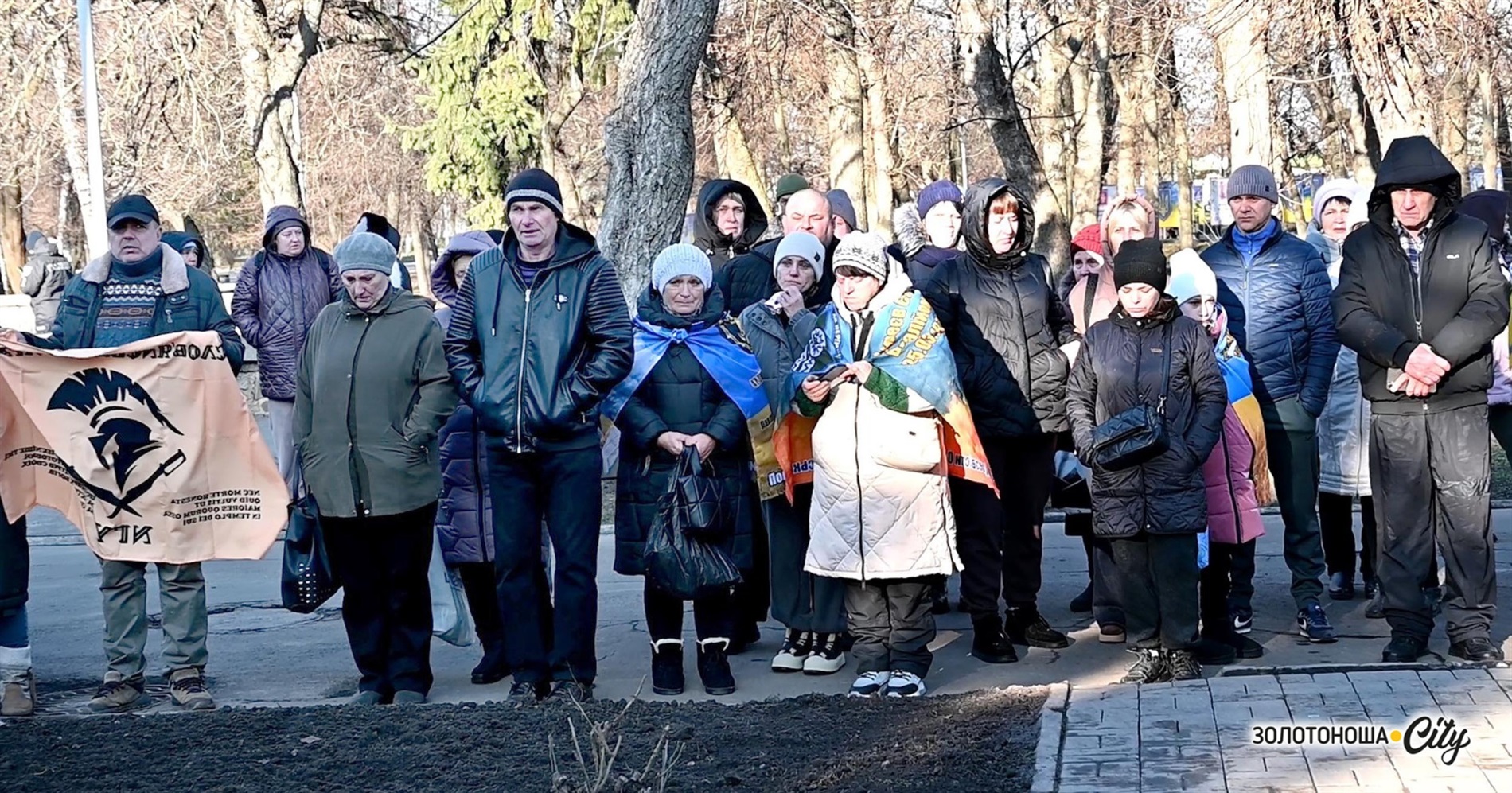 «Тримаю у руках жетон, немов тебе, сину, за руку» - у Золотоноші відкрили Дерево надії (ВІДЕО)