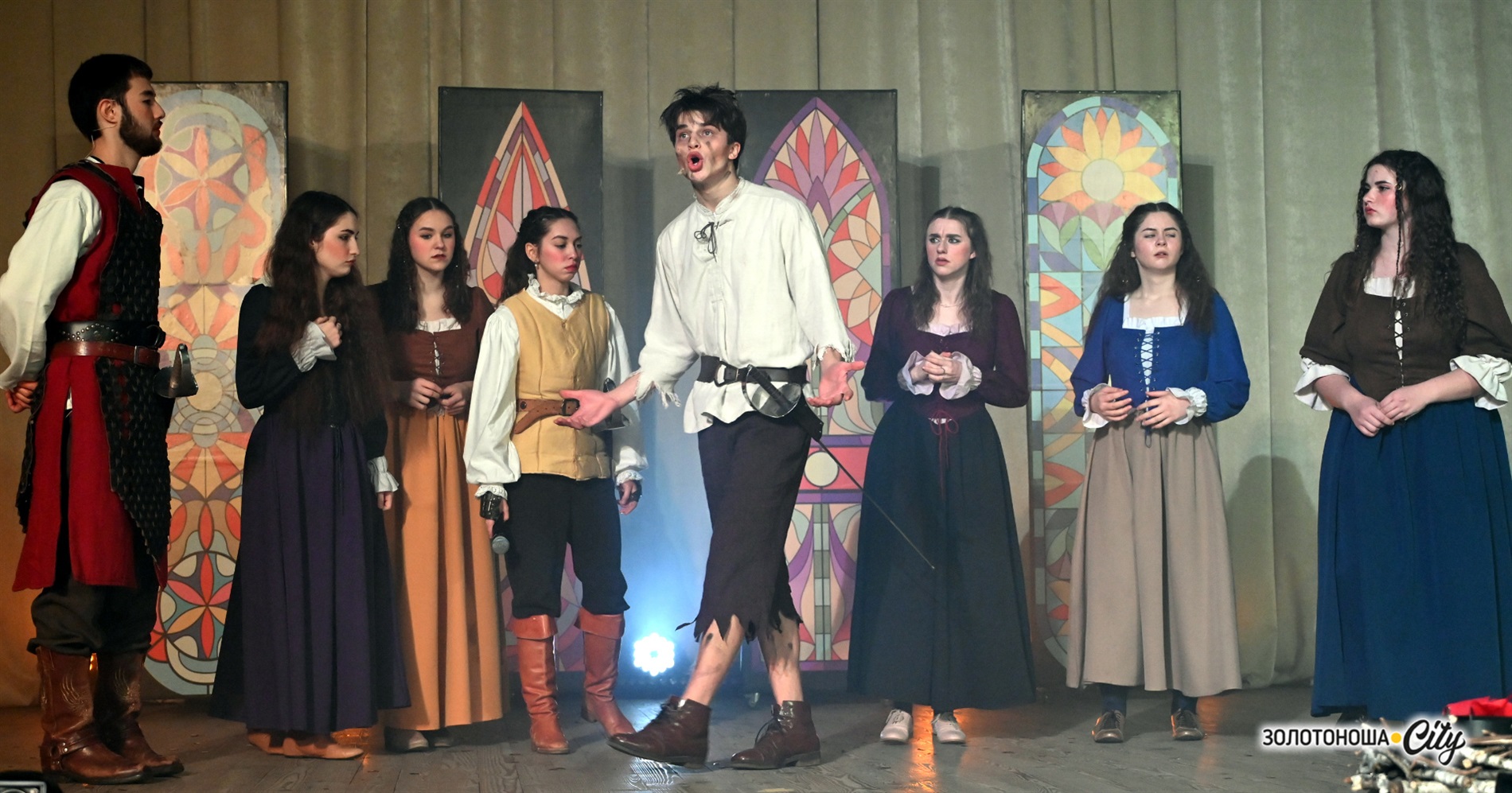 Новорічний мюзикл для золотоніської дітвори