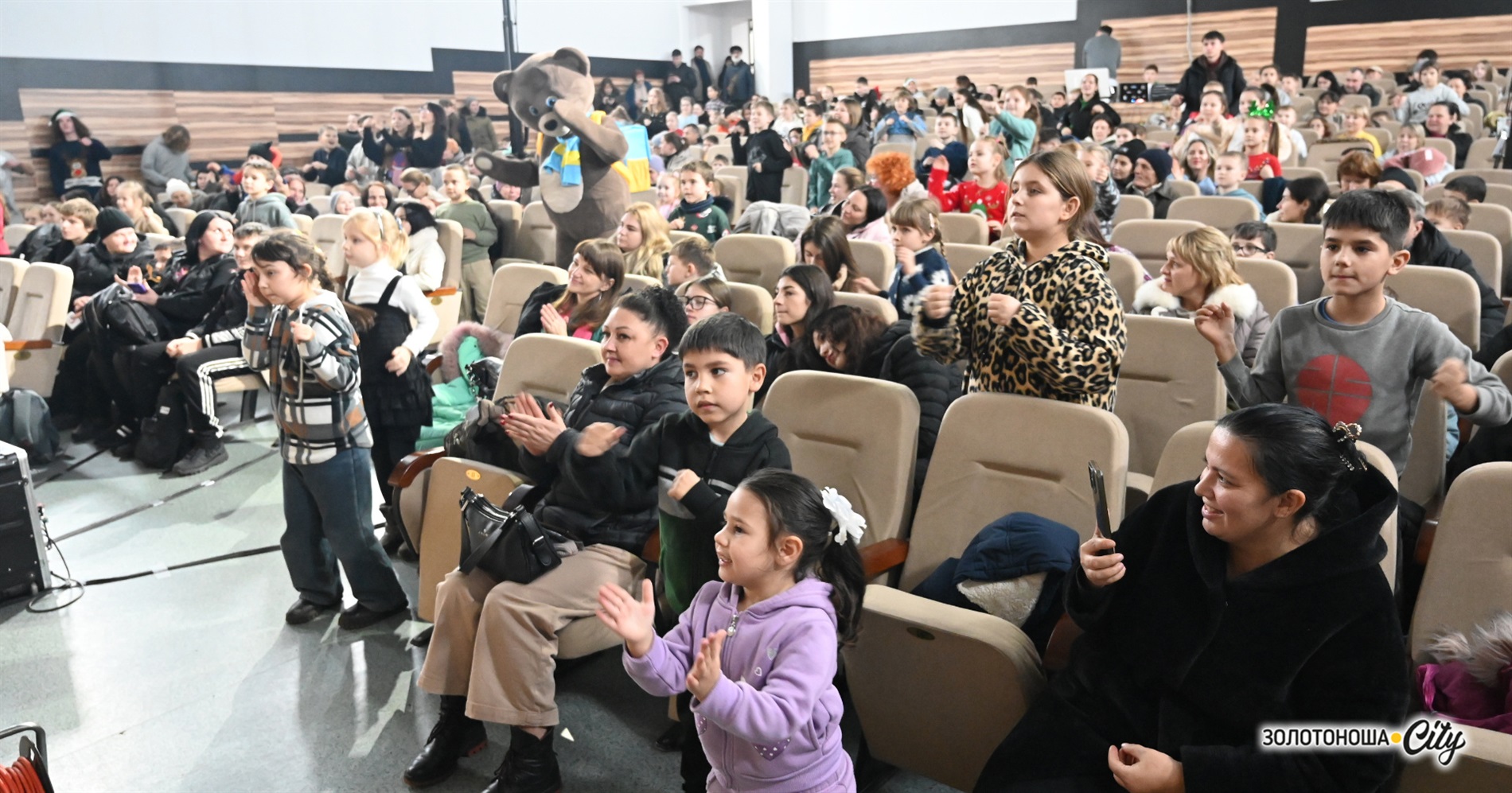 Новорічний мюзикл для золотоніської дітвори