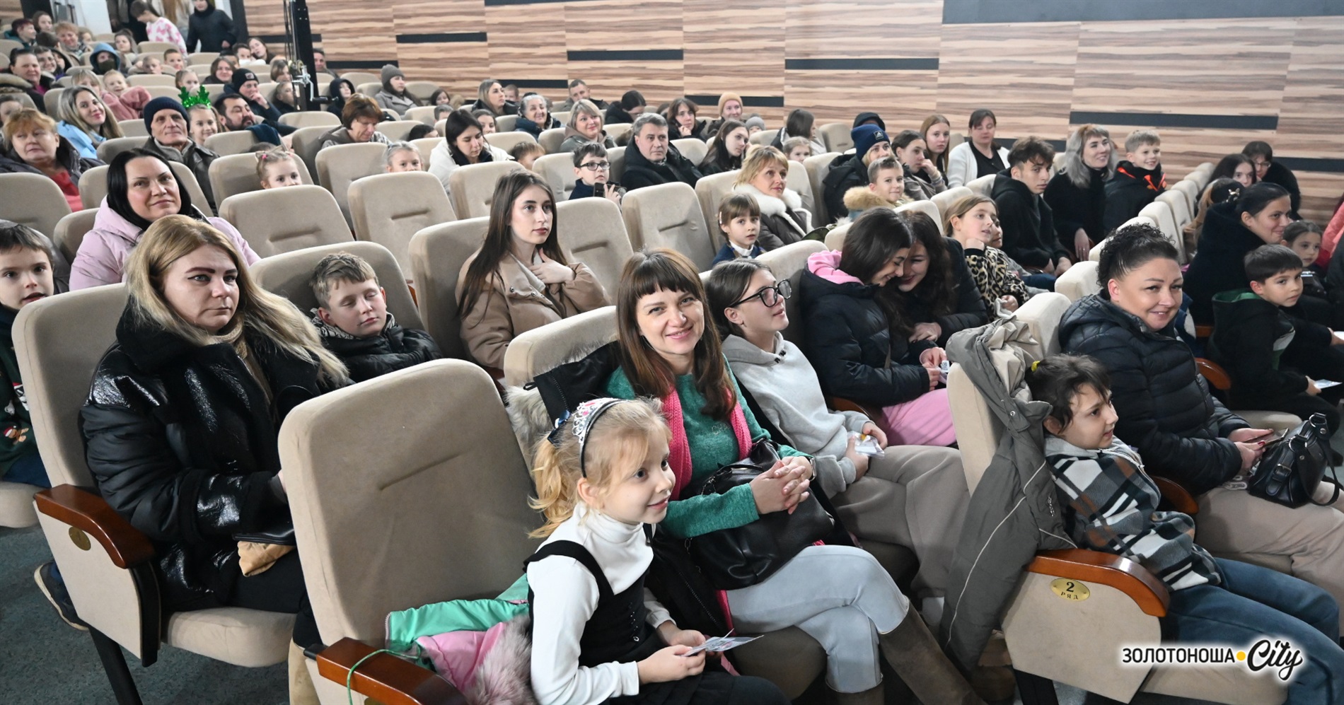 Новорічний мюзикл для золотоніської дітвори