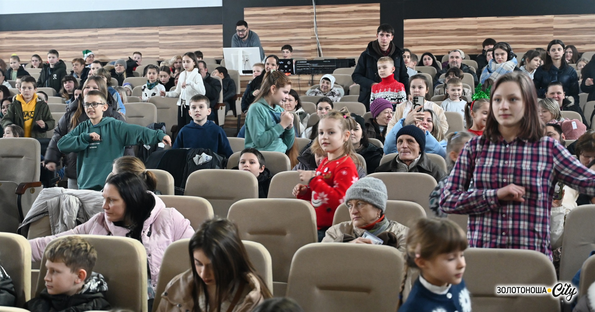 Новорічний мюзикл для золотоніської дітвори