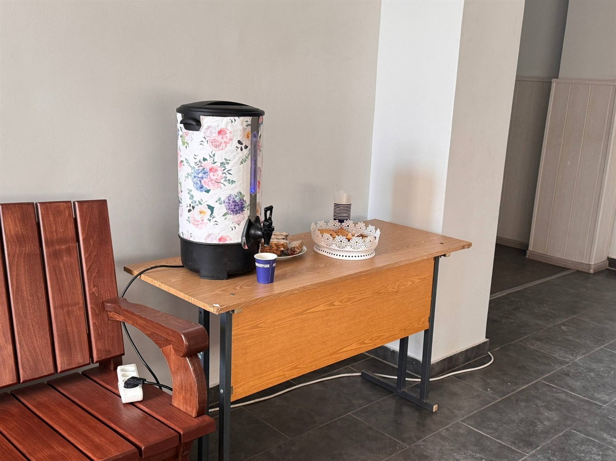 Тепло для кожного: як золотонісці підтримують одне одного і тварин у морозні дні