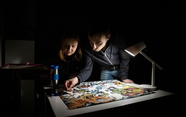 Чим зайнятися, коли немає світла: ідеї для затишного вечора