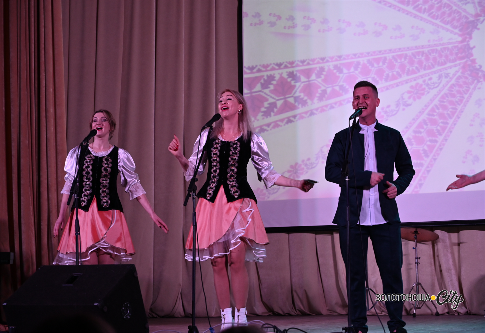 Благодійний концерт напередодні весни