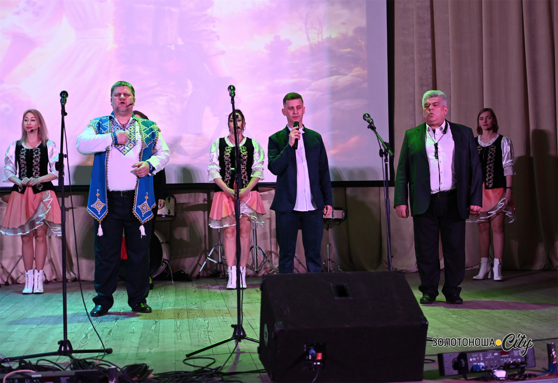 Благодійний концерт напередодні весни