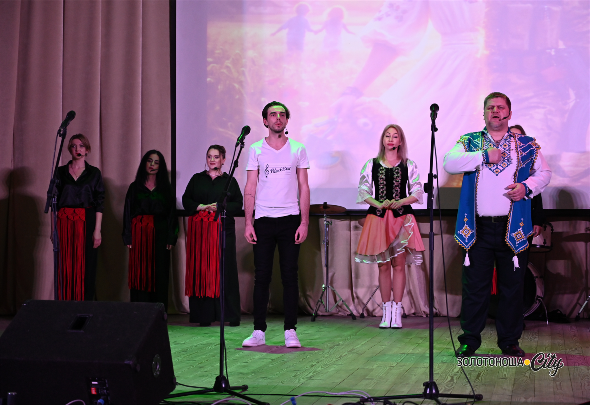 Благодійний концерт напередодні весни