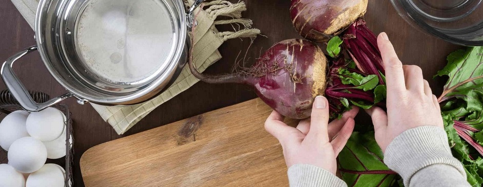 Як пофарбувти яйця натуральними продуктами