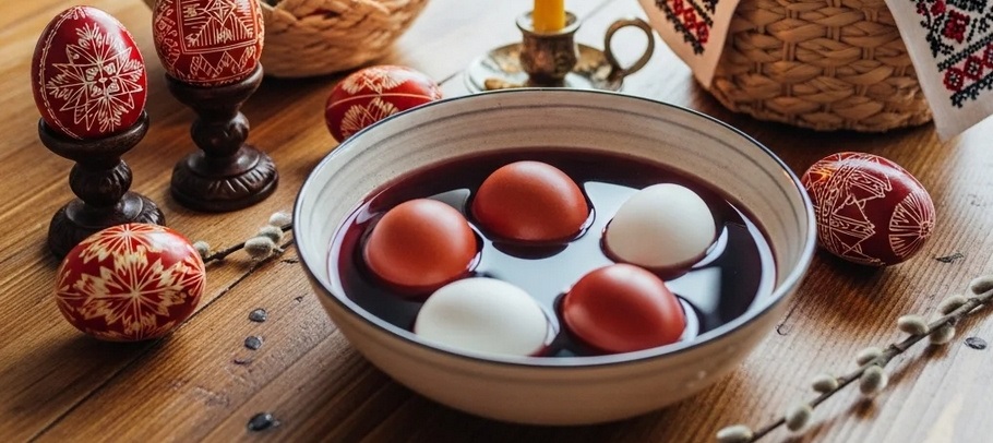 Як пофарбувти яйця натуральними продуктами