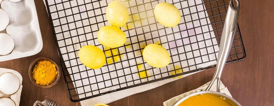 Як пофарбувти яйця натуральними продуктами