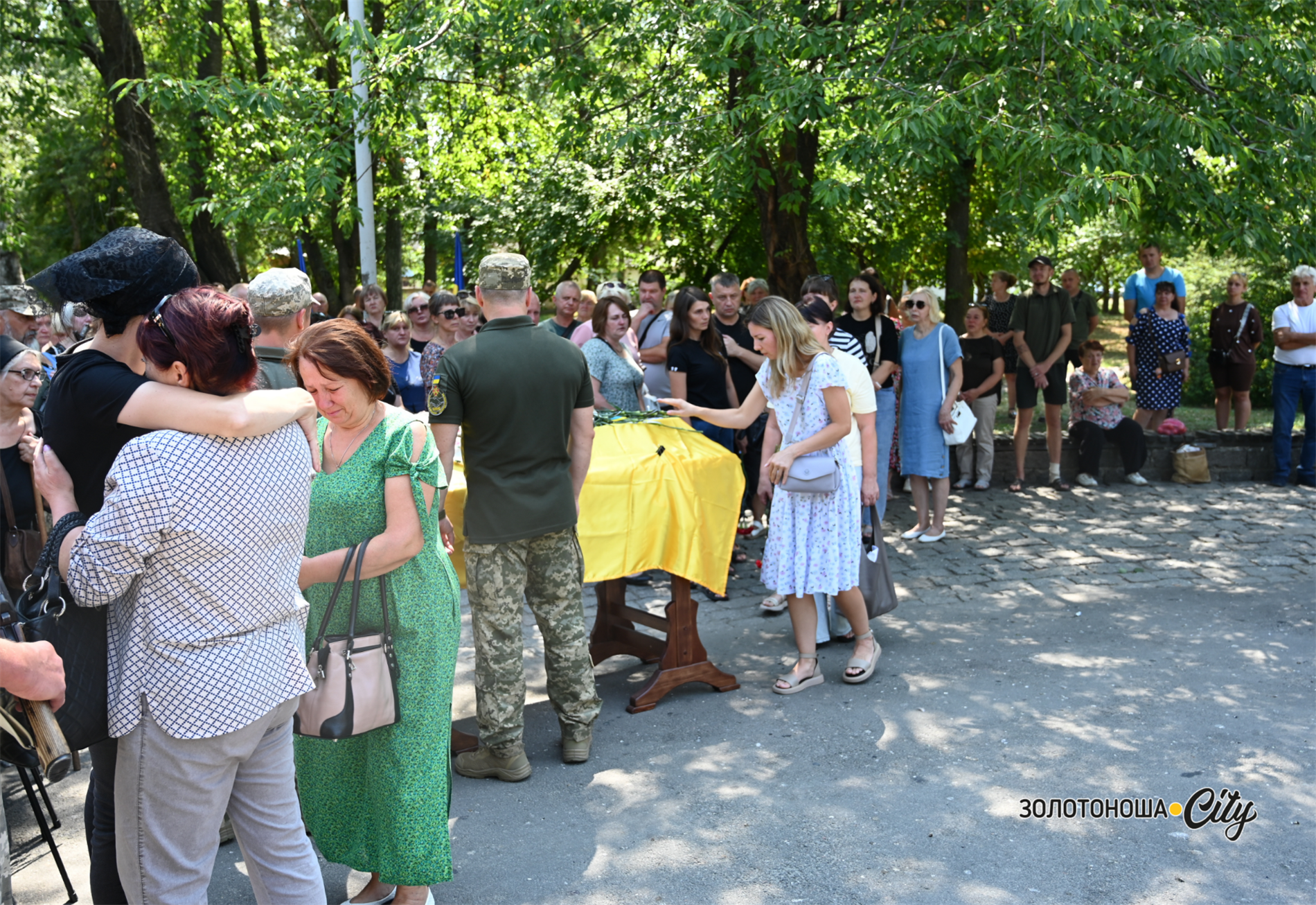 У Золотоноші попрощалися із захисником Олександром Подзьолкіним: фоторепортаж