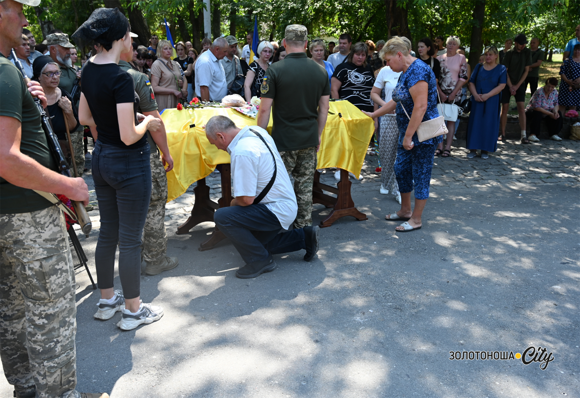 У Золотоноші попрощалися із захисником Олександром Подзьолкіним: фоторепортаж