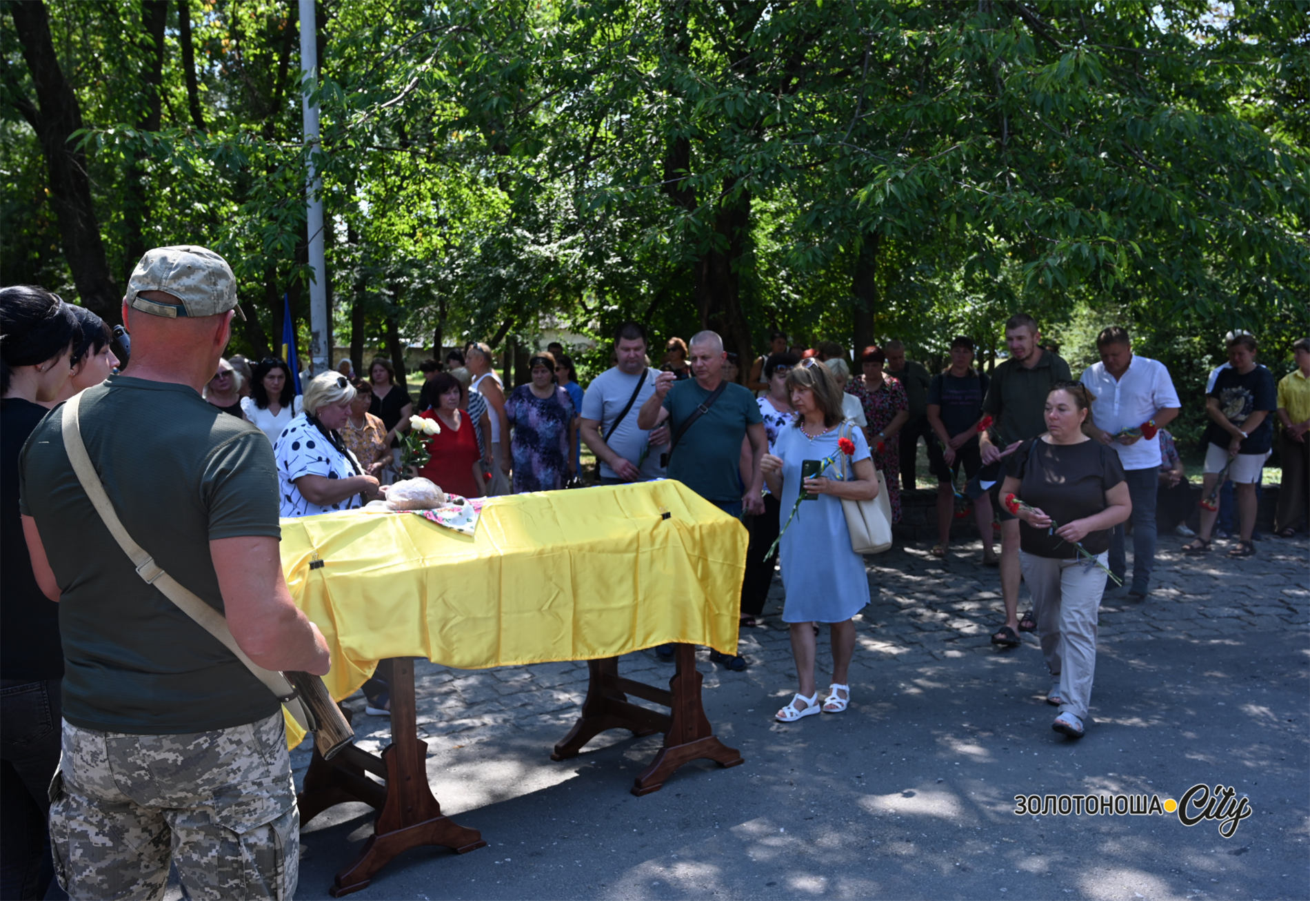 У Золотоноші попрощалися із захисником Олександром Подзьолкіним: фоторепортаж